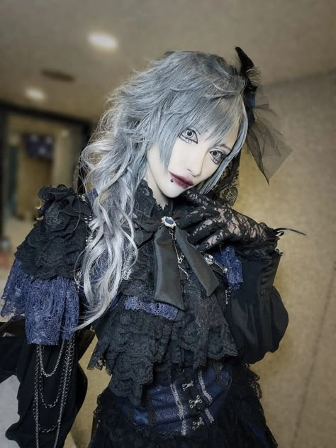 Male Vkei Outfit, Vkei Fashion Man, Casual Visual Kei, Visual Kei Fashion Men, Vkei Hairstyles, Vkei Clothes, Visual Kei Hairstyles, Visual Kei Hair, Vkei Hair