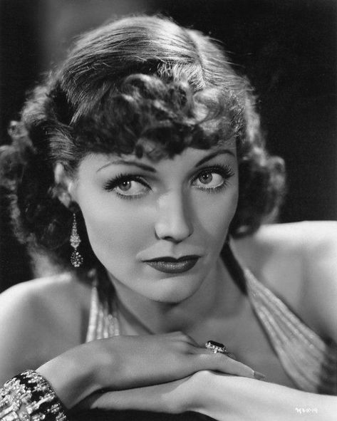 Adrienne Ames, Hollywood Beauty, Hair Romance, Classic Movie Stars, White Photos, E 40, Hollywood Glam, Photos Of Women, Silver Screen