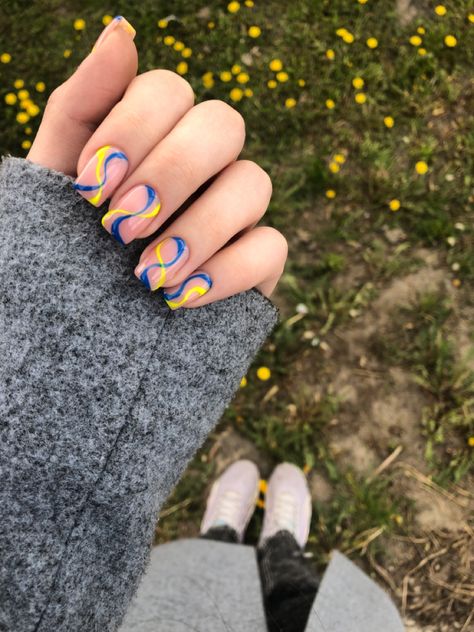 Rams Nails, Blue And Yellow Nail Designs, Michigan Nails, Brazilian Nails, Blue And Yellow Nails, Hoco Nails, Blue Gel Nails, New Years Nail Designs, Work Nails