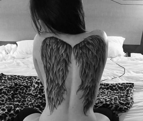 Angle Wing Tattoos, Angel Wings Tattoo On Back, Alas Tattoo, Wing Tattoos On Back, Minimalistic Tattoos, Hyper Realistic Tattoo, Fear Of Commitment, Ear Tattoo Ideas, Full Sleeve Tattoo Design