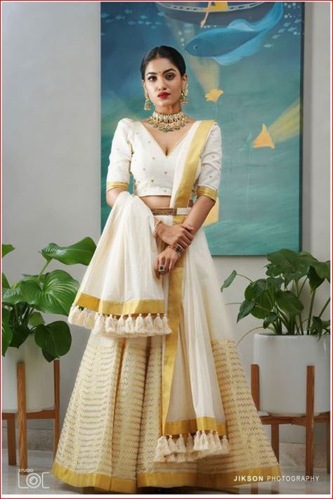 Actress Saniya Iyappan Glam Photoshoot | Kerala Lives Onam Look, Onam Outfits Ideas, Saniya Iyappan, Kerala Dress, Onam Dress, Onam Outfits, Kerala Saree Blouse Designs, Onam Saree, Reception Outfits