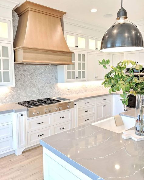 Light Wood Range Hood, Tapered Kitchen Hood, Straight Range Hood Cover, Stained Hood With White Cabinets, White Oak Oven Hood, White Kitchen Wood Hood, White Kitchen Hood Ideas, White Oak Vent Hood, White Oak Range Hood