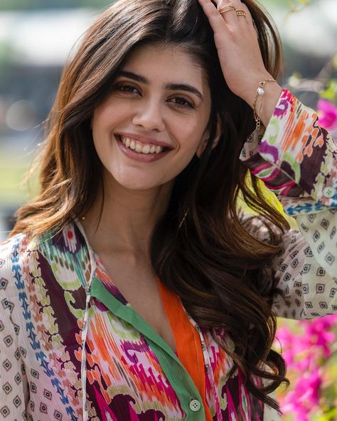 Sanjana Sanghi, Women Photography Poses, India Beauty, Beautiful Smile, Beauty Women, Photography Poses, Portrait Photography, Celebrity Style, Long Hair Styles