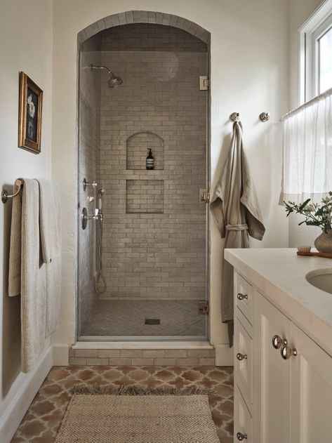 Spanish Revival — Backup Design Spanish Style Homes Interior Bathroom, Zellige Shower Tile, Modern Spanish Style Interior, Spanish Modern Bathroom, Spanish Style Homes Interior, Modern Spanish Bathroom, Spanish Revival Bathroom, Bathroom Spanish Style, Hacienda Bathroom