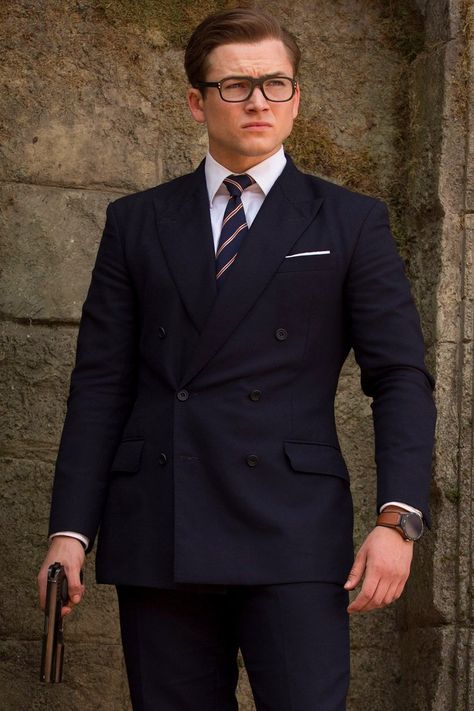 The Kingsman Sequel Is About to Blow the First Film Out of the Water Daper Man, Kingsman Suits, Film Kingsman, Kingsman The Secret Service, Stylish Mens Suits, Blue Suit Men, Classy Suits, Star Clothing, Comedy Film