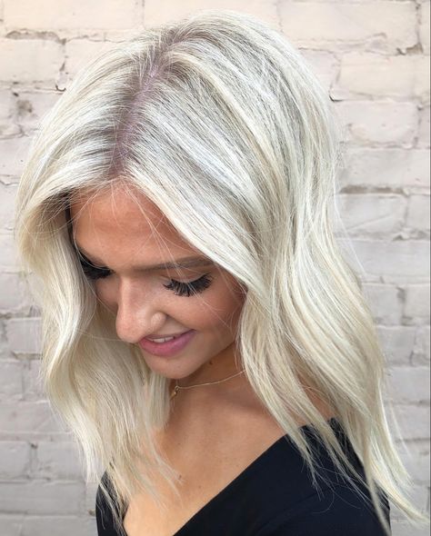 Platinum Blonde Foils, Platinum Hair With Dimension, Platinum Foils, Full Foil Blonde, Full Head Blonde Foils, Full Foil Highlights Blonde, Full Head Blonde Highlights, Full Highlights Blonde, Airtouch Blonde