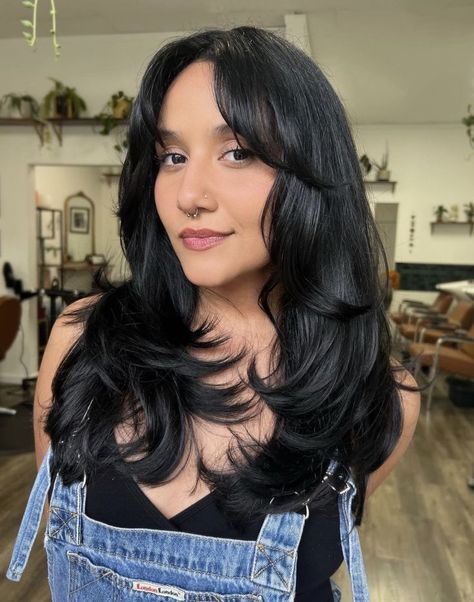 Hair Inspiration Long, Layered Haircuts For Medium Hair, Haircut Inspo, Hairstyles For Layered Hair, Hair 2024, Haircuts Straight Hair, Haircuts For Medium Hair, Long Black Hair, Long Layered Hair