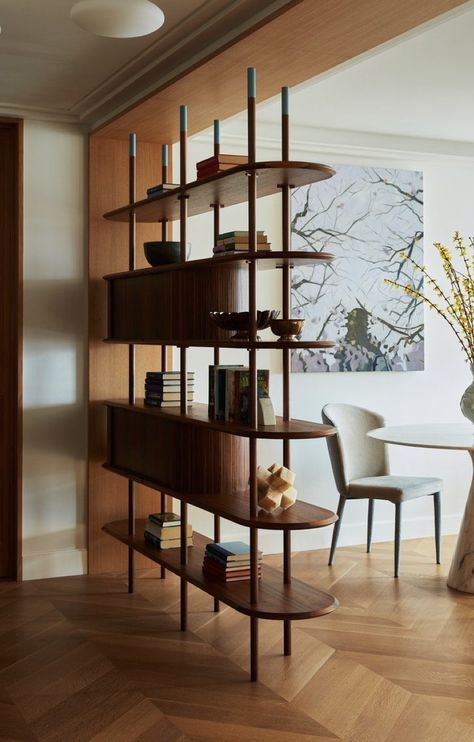 Mid Century Modern Living Room Bookshelf, Shelf Partition Design, Mid Century Interior Design Living Room, Gallery In House, Shelving Partition, Book Shelves Aesthetic, Open Book Shelves, Bookcase Divider, Shelf Room Divider