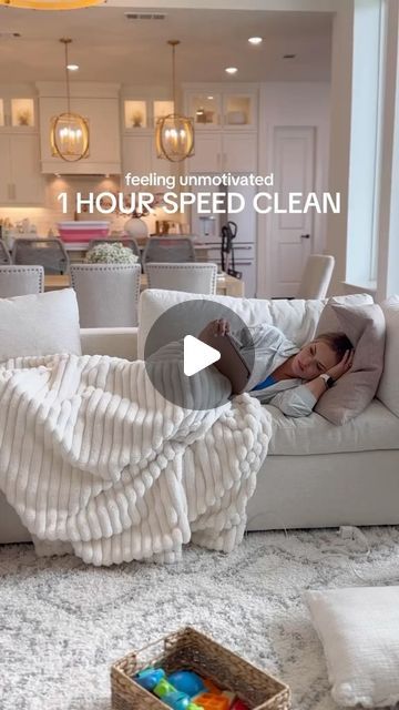 𝗦𝗔𝗧𝗜𝗦𝗙𝗬𝗜𝗡𝗚 𝗖𝗟𝗘𝗔𝗡𝗜𝗡𝗚 on Instagram: "1 hour speed clean.. 😁🧼 (🎥 TT/sierra.honeycutt) #reels #cleaning #cleaningmotivation #deepclean #satisfyingcleaning" Cleaning Inspiration Videos, Sunday Cleaning, Cleaning Videos Satisfying, Sierra Honeycutt, Cleaning Motivation Videos, Aesthetic Cleaning, Clean With Me, Cleaning Aesthetic, Cleaning Videos