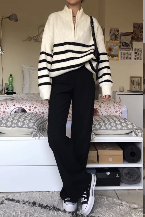 Health Assistant Outfit, Tshirt Winter Outfit, Outfits Ideas College, Reading Outfits, Winter Fashion Outfits Casual, Chique Outfits, Uni Outfits, Casual Day Outfits, Neue Outfits