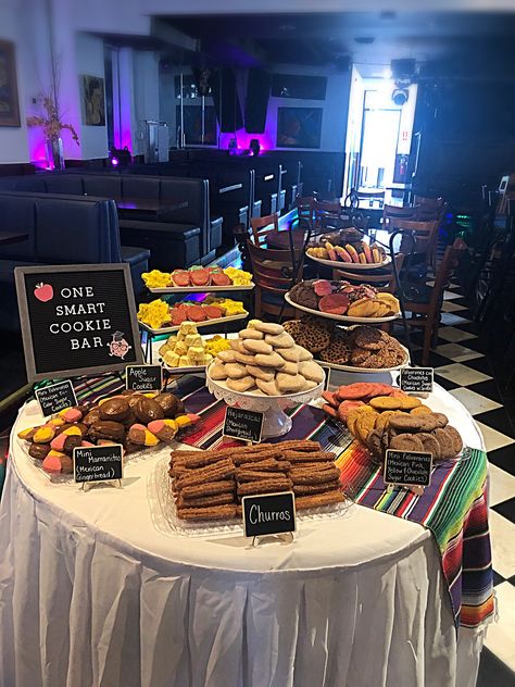 Cookie Bar Party Ideas, Nacho Bar For Graduation Party, Cookie Set Up For Party, Cookie Bar Set Up, Grad Food Ideas High Schools, Churro Bar Party, Graduation Cookie Bar Display, Outdoor Graduation Party Ideas High School Food Taco Bar, Desert Bar Ideas For Graduation