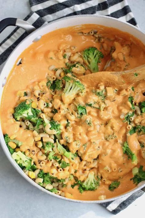 Vegan Power Mac N Cheese from Hummusapien Pasta Broccoli, Vegan Crockpot Recipes, Healthy One Pot Meals, Vegan Crockpot, Vegan Kids Recipes, Vegetarian Meal Plan, Vegan Mac And Cheese, Vegan Comfort Food, Raw Cashews