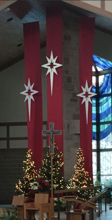 Christmas Church Stage Backdrop, Advent Stage Design, Christmas Wall Backdrop, Christmas Altar Decorations, Christmas Decor Church Stage Design, Advent Altar Decorations, Christmas Stage Ideas, Church Sanctuary Christmas Decor, Stage Design Christmas