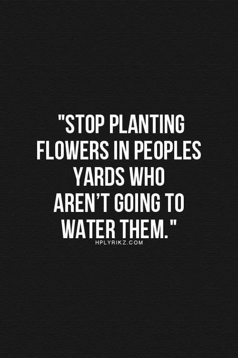 Amazing. Invest your time in people who will nourish your soul and give you the same energy you are giving them Stop Giving Time To People, People Who Dont Care Quotes, Stop Checking On People Quote, Ge Aldrig Upp, Reflection Quotes, Quotes Wisdom, Smart Life, E Card, Quotable Quotes