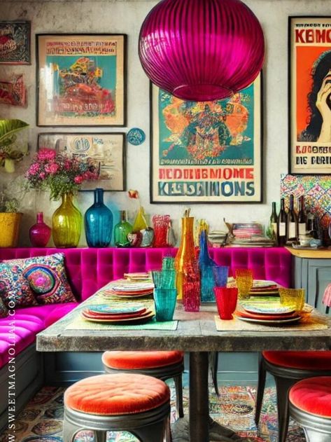 Colorful English Cottage, 2025 Decor Trends, British Colonial Christmas Decor, Dining Banquette Seating, British Colonial Interior Design, Colonial Bedroom, Colonial Interior Design, Cottage Style Furniture, Cottage Style Interiors