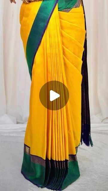 Kurta Style Neck Designs, How To Wearing Saree, How To Saree Draping Styles, How To Drape A Saree, Saree Wearing Tips, How To Wear Saree, Saree Draping Styles Modern, Easy Saree Draping, Neck Designs For Blouse