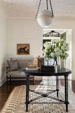 formal living Foyer Table Decor Entryway, Foyer Table Decor, Interior Design Instagram, Foyer Table, Foyer Decorating, Entry Table, Classic Interior, Bath Furniture, Formal Living