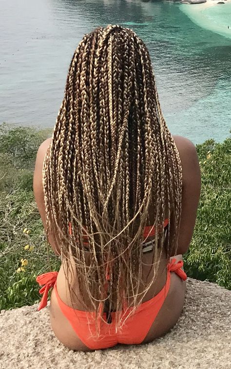 Gorgeous long box braids. Mix of brown and blonde hair. Small Box Braids Hairstyles, Ombre Braids, Blond Hairstyles, Box Braids Pictures, Brown And Blonde, Faux Loc, Half Updo Hairstyles, Small Box Braids, Blonde Box Braids