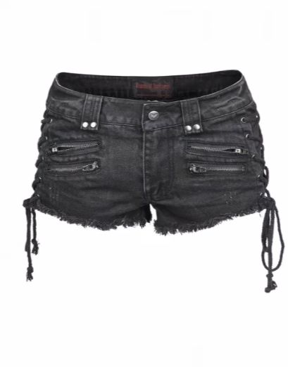 Queen Of Darkness, Diy Vetement, Rock Punk, Estilo Punk, Grunge Goth, Mini Shorts, Short Shorts, Dream Clothes, Black Denim Shorts