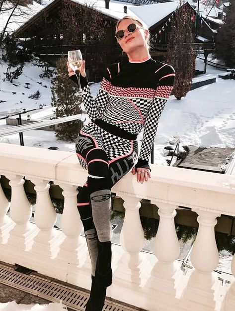 Ski Style Women, Ski Outfits For Women, Mode Au Ski, Apres Ski Outfit, Womens Ski Outfits, Ski Outfit For Women, Chalet Girl, Ski Trip Outfit, Apres Ski Outfits