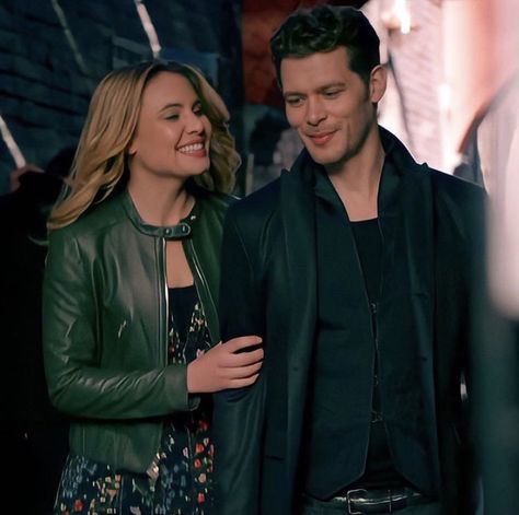 Klamille The Originals Aesthetic, Klaus Mikaelson And Camille, Klamille The Originals, Camille And Klaus, Klaus Camille, Tvdu Pictures, Klaus E Camille, Klaus And Camille, The Originals Camille