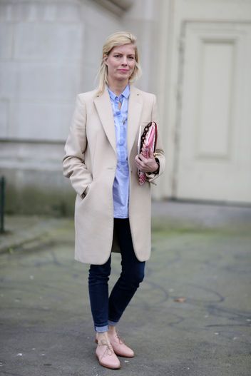 Dark Skinny Jeans, a Button-Front Tunic, and Oxford Shoes Brogues Outfit, Plus Size Jeans Outfit, Work Appropriate Outfits, Striped Sweater Outfit, Business Casual Jeans, Oxford Shoes Outfit, Casual Oxford Shoes, Work Tomorrow, Fall Transition Outfits