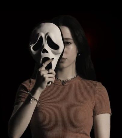 Amber Freeman Ghostface, Madison Wallpaper, Scream Parody, Amber Freeman, Scream Cast, Aesthetic Egirl, Scream 3, Scream Franchise, Scream 6