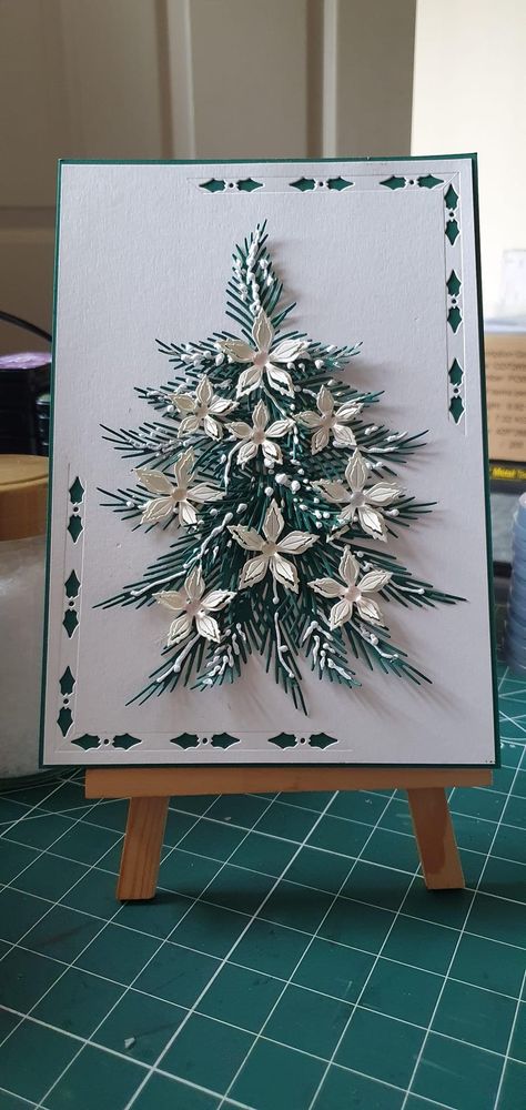 Simple Christmas Cards, Beautiful Christmas Cards, Christmas Card Crafts, Christmas Makes, Christmas Cards Handmade, School Projects, Simple Christmas, Xmas Cards, Flower Cards