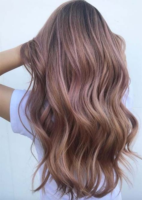 Tinte Rose brown: el color rosado perfecto para morenas - Mujer de 10 Gold Ombre Hair, Rose Gold Hair Ombre, Rose Gold Balayage, Ombre Rose, Gold Hair Colors, Hair Color Rose Gold, Brown Ombre Hair, Gold Ombre, Hair Color Light Brown