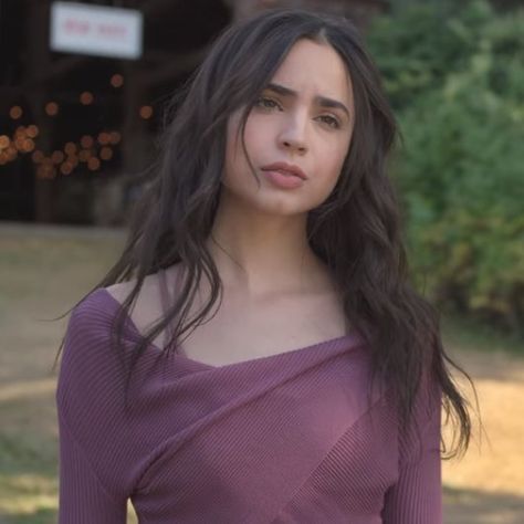 Sophia Carson, Sofia Carson, Fan Fiction, Hottest Celebrities, Nicki Minaj, Dark Hair, Celebrities Female, Celebrity Crush, Favorite Celebrities