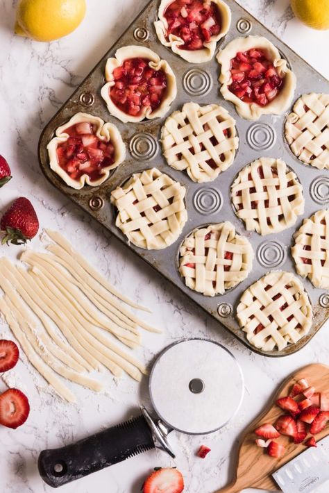 Mini Strawberry Pies in a Muffin Tin | Click through for entertaining tips, recipes, party ideas, cocktail recipes and more from @cydconverse Christmas Desserts Mini, Muffin Pies, Mini Strawberry Pies, Muffin Tin Desserts, Strawberry Pies, Desserts Mini, Muffin Pan Recipes, Homemade Dough Recipe, Strawberry Cocktail