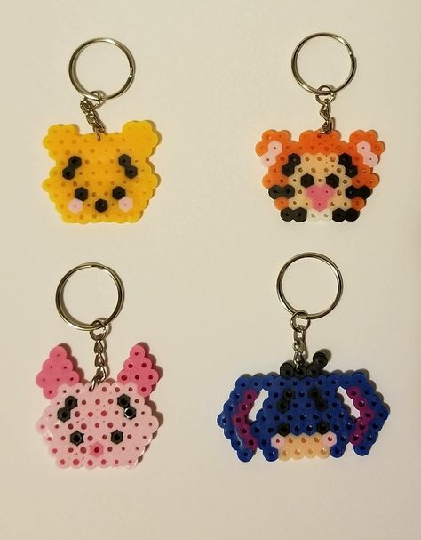 Pooh Bear Perler Beads, Melty Bead Keychain, Winnie The Pooh Hama Beads, Winnie The Pooh Perler Bead Patterns, Winnie The Pooh Perler Beads, Perler Bead Keychain Ideas, Hama Beads Aesthetic, Perler Sprites, Hama Beads Christmas