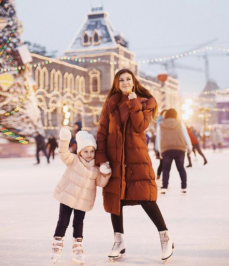 Family Ice Skating, Euro Winter, Christmas City, Travel Pictures Poses, Outfits 2023, Winter Fits, 9th Birthday, Work From Home Moms, Family Photoshoot