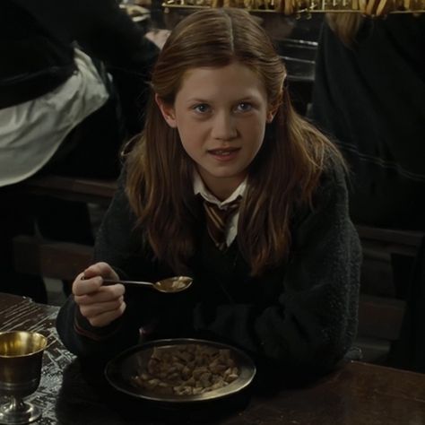 Ginny Weasley Icon, Gryffindor Aesthetic, Harry Potter Studios, Harry Potter Food, Harry Potter Icons, Harry Potter Images, Bonnie Wright, Fred Weasley, Cedric Diggory