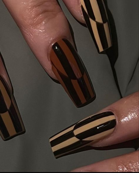 Two Tone Nail Designs, Pinstripe Nails, Brown Fall Nails, Two Tone Nails, Nails Fall Nails, Stiletto Nails Designs, Blush Nails, Brown Fall, Nails Fall