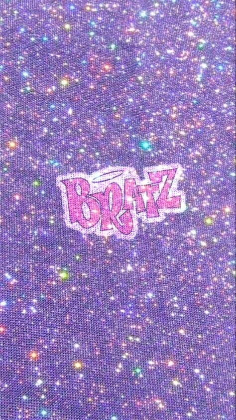 Bratz Screensaver, Y2k Asthetics Wallpaper, Brats Aesthetic Wallpaper, Bratz Dolls Aesthetic Wallpaper Iphone, Bratz Wallpaper Iphone Aesthetic, Y2k Wallpapers For Laptop, Wallpaper Iphone Spiderman, Halloween Wallpaper Aesthetic Iphone, Preppy Wallpaper Aesthetic