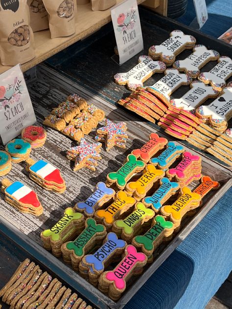 Dog treats at the market Dog Market Stall, Dog Treat Decorating, Dog Treat Decorating Ideas, Dog Treats Business, Diy Dog Treats To Sell, Dog Treats Packaging, Selling Dog Treats, Dog Baking, Dog Boutique Ideas