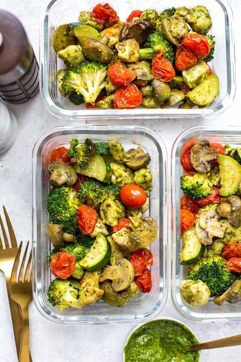 Sheet Pan Pesto Chicken, Chicken Meal Prep Bowls, Vegetarian Meal Prep, Low Carb Meal Prep, Healthy Lunch Meal Prep, Prep Bowls, Easy Healthy Meal Prep, Lunch Idea, Chicken Meal Prep