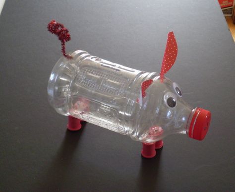 AMAZINGLY FUN AND OH SO INSPIRATIONAL CRAFTS FOR KIDS Barnyard Vbs, Piggy Bank Craft, Inspirational Crafts, Water Bottle Crafts, Daycare School, Camp Crafts, Barn Wood Crafts, Bible School Crafts, Bottle Decor