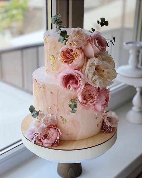 Pretty Cake Ideas, Cake With Flowers, Pretty Cake, Birthday Cake With Flowers, Beautiful Cake Designs, Elegant Birthday Cakes, Pink Birthday Cakes, Cute Cake, 18th Birthday Cake