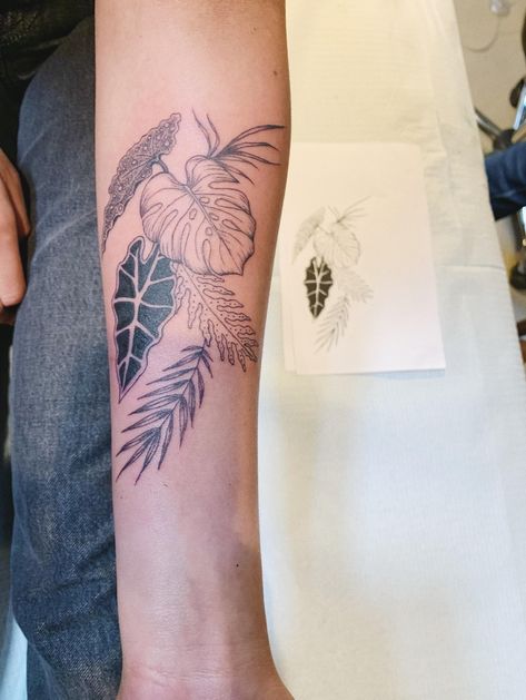 Tropisches Tattoo, Foliage Tattoo, Earthy Tattoos, Beautiful Flower Tattoos, Flower Tattoo Arm, Vine Tattoos, Plant Tattoo, Cute Tiny Tattoos, Temp Tattoo