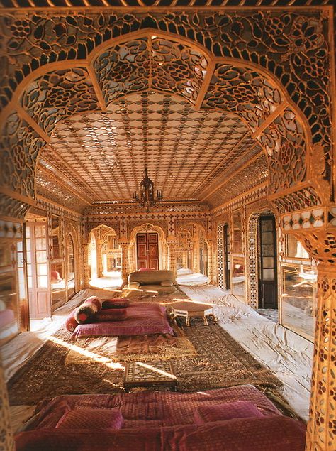 Mughals Interiors, photographies de Deidi von Schaewen, ed. Tashen, 2013. Consort Design, Indian Interiors, Moroccan Interiors, Indian Architecture, Moroccan Decor, Islamic Architecture, Moroccan Style, Bohemian Home, On The Floor