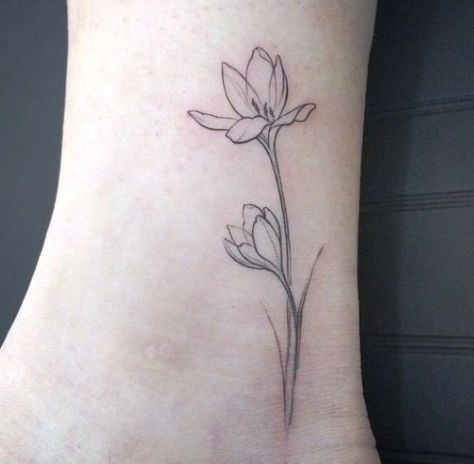 Iris Flower Tattoo, Lily Flower Tattoos, Iris Tattoo, Delicate Tattoo, Flower Tattoo Sleeve, Lily Tattoo, Iris Flower, Tattoo Outline, Flower Tattoo Designs