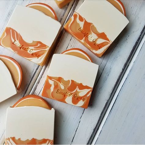 Cold Process Soap Designs, Aloe Soap, Soap Photography, Diy Soap Bars, Soap Inspiration, Soap Design, Săpunuri Handmade, Orange Soap, Bath Stuff