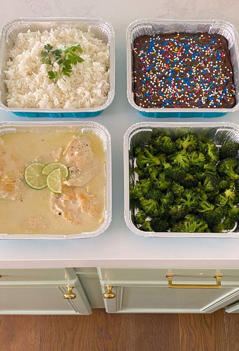 Drop Off Dinner Ideas, Meal Drop Off Ideas, Healthy Meal Train Ideas, Best Meal Train Meals, Drop Off Meals Families, Drop Off Meals, Meals To Take To Someone, Meal Train Ideas, Care Meals