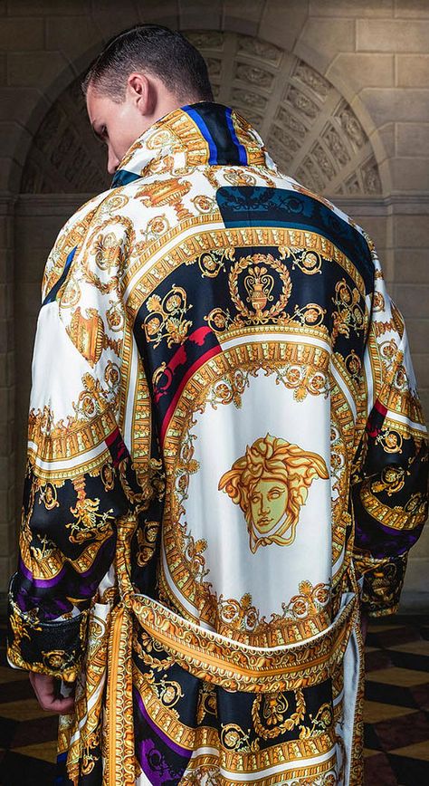 Versace Bathrobe, Versace Style, Versace Fashion, Versace Outfit, Donatella Versace, Gianni Versace, Versace Men, Suit Fashion, Mens Street Style