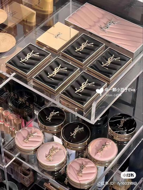 Fancy Makeup Products, Expensive Makeup Brands, Koleksi Makeup, Ysl Makeup, Expensive Makeup, Makeup Bag Essentials, Sephora Skin Care, Makeup Accesories, Makeup Package