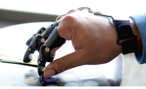 Prosthetic Fingers, Bob Thompson, Orthotics And Prosthetics, Construction Workers, Back To Life, Back To Work, Make It Work, Tie Shoes, Fine Motor Skills