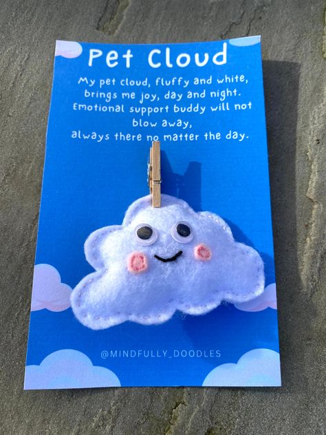 Pet Cloud, Keyring Ideas, Felt Keyring, Wish List Items, Therapy Practice, Crafts Gift Ideas, Plush Pattern, Happy Birthday Quotes, My Pet