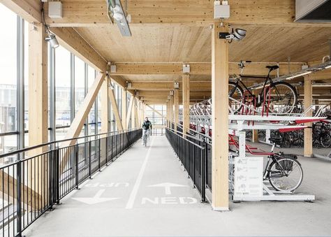 Bicycle Parking Design, Bicycle Garage, Wooden Ramp, Parking Building, Roof Lantern, Bicycle Storage, Indoor Bike, Bicycle Parking, Bike Parking